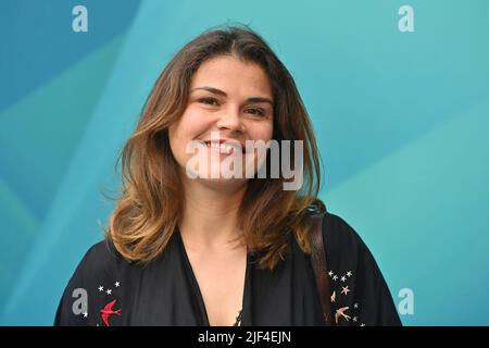 München, Deutschland. 28.. Juni 2022. Katharina WACKERNAGEL (Schauspielerin) Einzelbild, abgeschnitten Einzelmotiv, Porträt, Porträt, Porträt. ZDF-Empfang/ Treffen in der H`ugo`s Bar anlässlich der Münchner Filmfestspiele am 28.. Juni 2022 Quelle: dpa/Alamy Live News Stockfoto